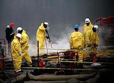 2-06-05      Decontaminating the booms