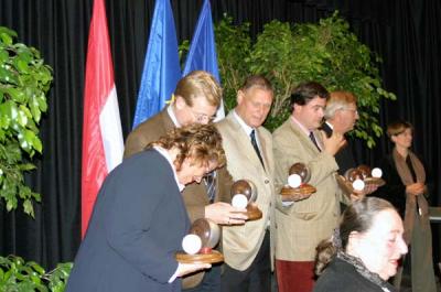 Els, Ard, Henny, Lodewijk, Antoon, een wethouder van Champign en Colette