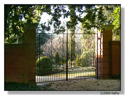 u37/kathy0000/medium/39446809.Gate.jpg