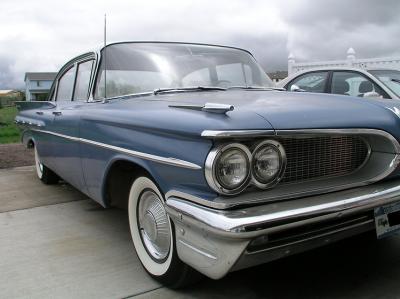 1959 Pontiac Star Chief (side)