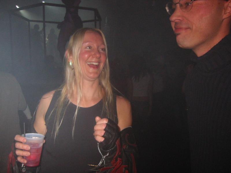Hammered Heidi moves in on Bill