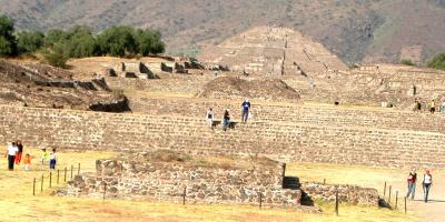 u37/matancom/medium/24006159.Teotihuacan_mall_01.jpg