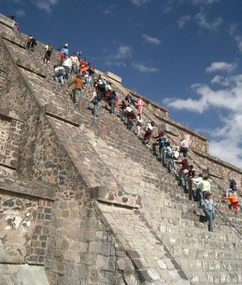 Teotihuacan-Pyramids Mexico_Dec_2003