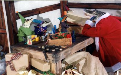  Smiley Xmas 1999 - Santa's Workshop   (inside card)