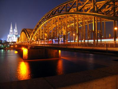 Klner Dom and Hohenzoller Brcke.jpg