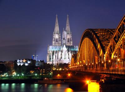 Klner Dom and Hohenzoller Brcke.jpg