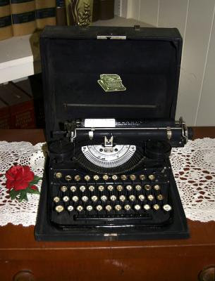 typewriter.jpg