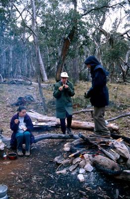 ak Kylie, Jenny And Angus At Campfire, Cotter Gap.JPG