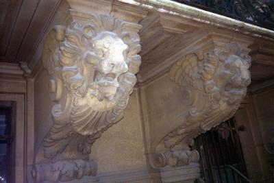 lion near louvre