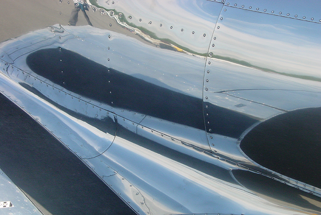 <b>Silver Plane</b><br><font size=1>by Arvin Chaikin</font size>