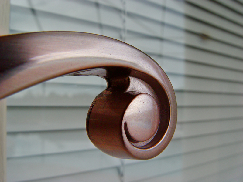 <b>door knob</b><br><font size=2> by Harry Behret</font>