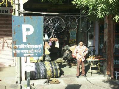 New Delhi, Bike Repair Shop