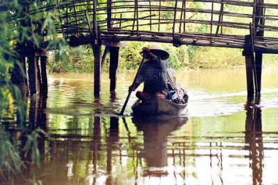 transport in Mekong delta, published by www.11.be
