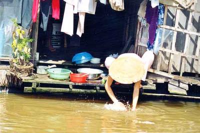 doing-dishes-mekong-style.jpg