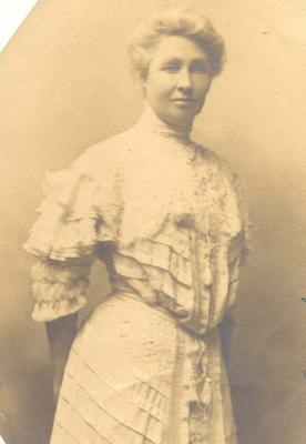 484-Aunt Sarah Adset Grand Rapids c.1910.jpg