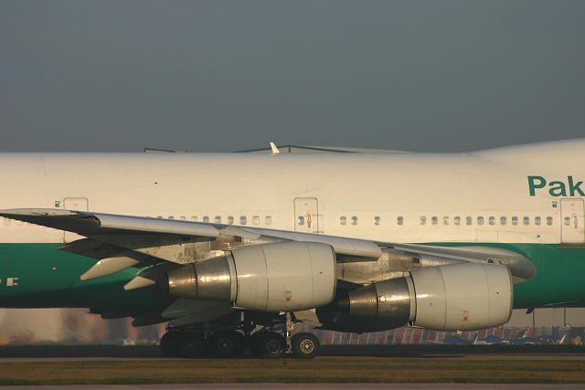 Pakistan International Airlines  Boeing 747-240B/M (AP-BAT)