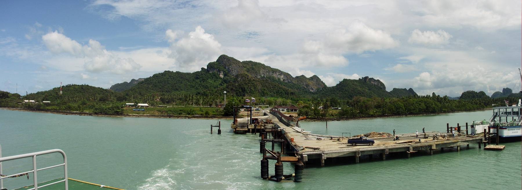 Don Sak Ferry Pier