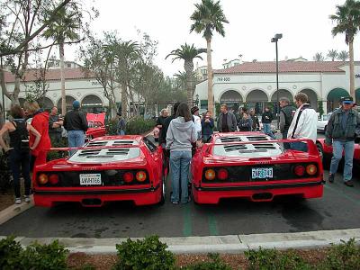 3 Beautiful rear ends (Ferrari F40's)