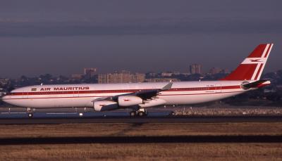 u38/airpaul/medium/31986020.3BNBOAirMauritiusA340.jpg