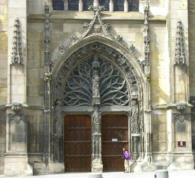 06 Saint-Rémi - South Transept Doorway 87000403.jpg