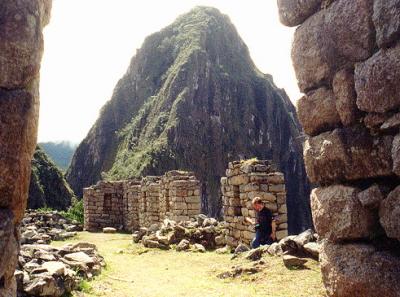 Wayna Picchu looms in the background.