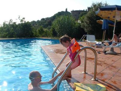 200408 Italy Little C Swimming  14.jpg