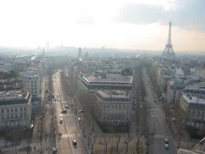 Tour Eiffel in the distance // Paris