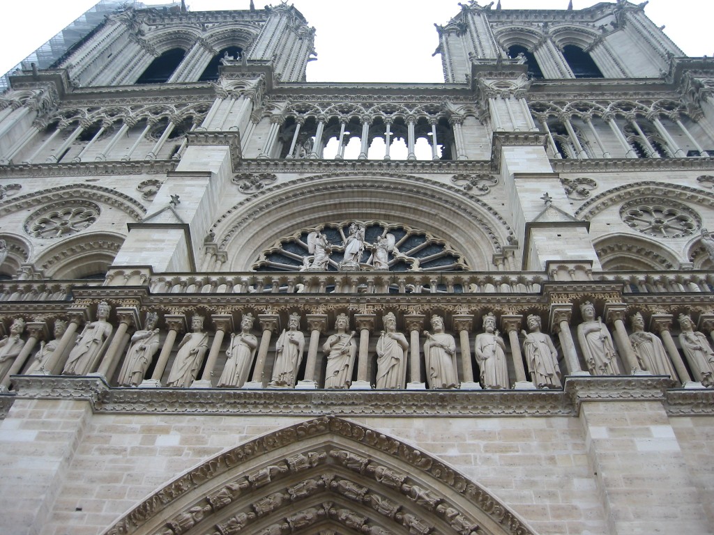 Looking up // Paris