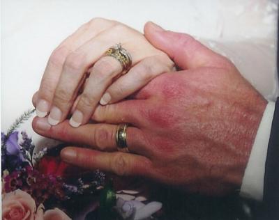 u38/becca_in_austin/medium/40261818.hands.jpg
