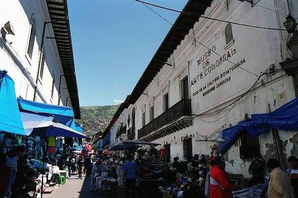 Street corner of the bag slashers, Quito
