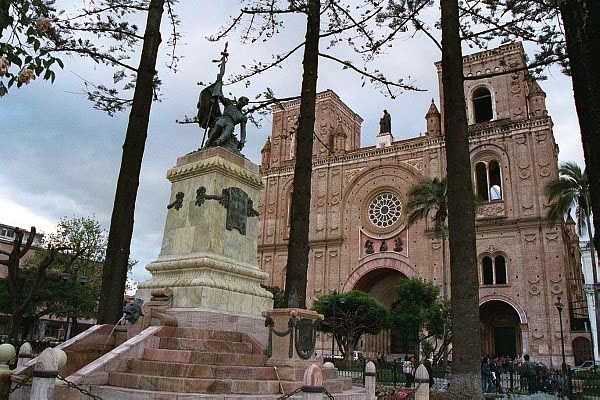 Cuenca Cathedral, Parque Calderon