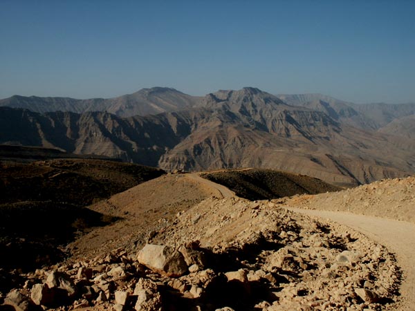 Descending to  Wadi Bih