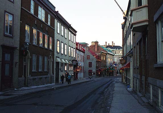 Une rue dans la Haute-Ville, Qubec