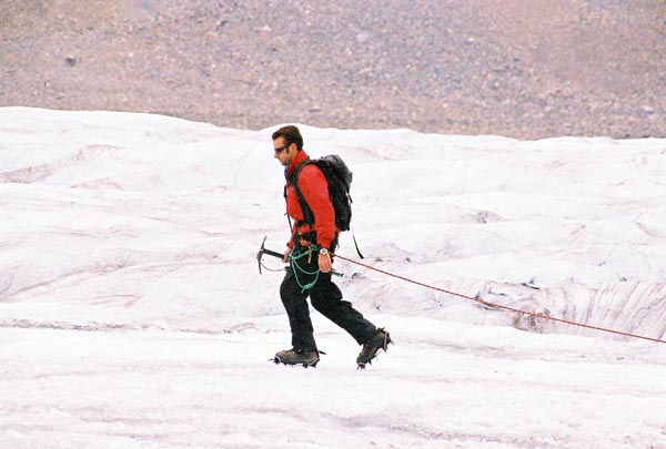 Hiking guide on the glacier