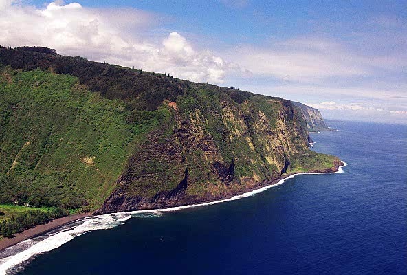 Western slope of Waipio Valley