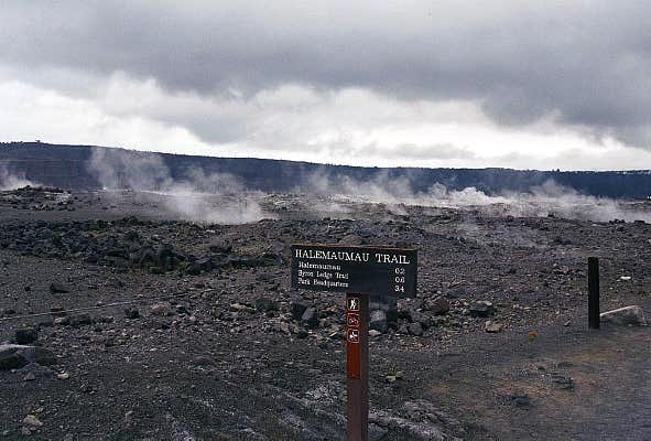 Keep on the trail! Halemaumau Trail, Kilauea