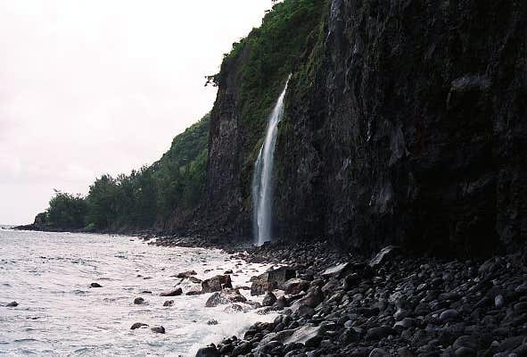 Waterfall near Waipio Valley