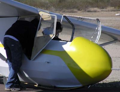 b1170044.jpg - The Trainer