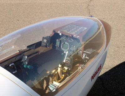 b1170042.jpg - Cockpit