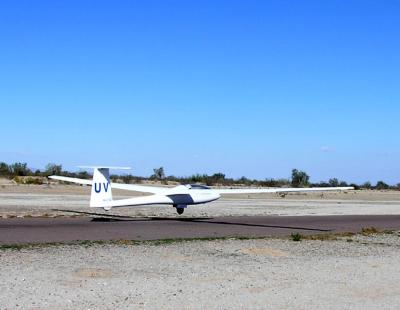 b1170059.jpg - Off The Ground