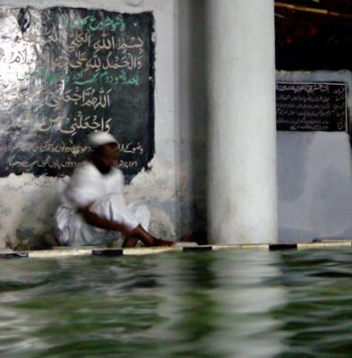 u38/bvcuma/medium/32082552.mosque7rs.jpg