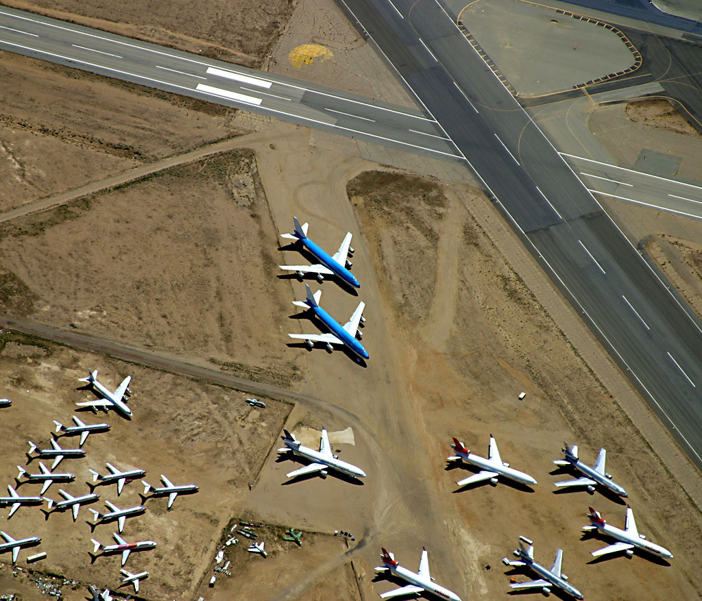 Mothballed aircraft, Mojave desert