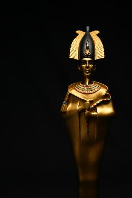 Statue 2 *