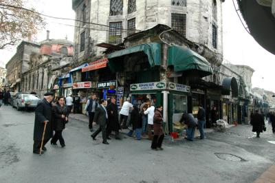 Nuruosmaniye Kulliye shops corner