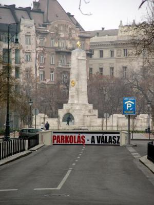 Soviet Army Memorial, Szabadsg (liberty) square