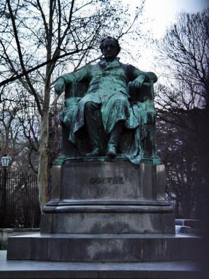Johann Wolfgang von Goethe statue, Opernring