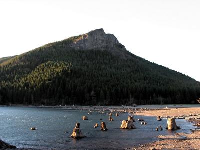 Rattlesnake Lake and Rattlesnake Ledges