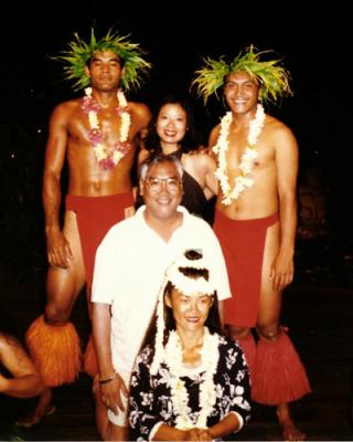 u38/fsl/medium/25141425.WithMr.Tahitiontheleft.jpg
