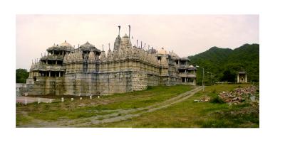 Ranakpur Temple. Panoramic Side View.jpg