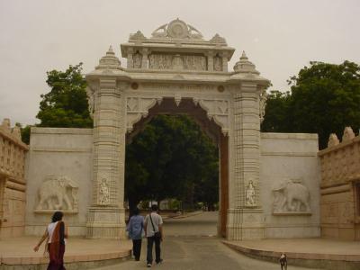 Ranakpur Temple. Entrance.